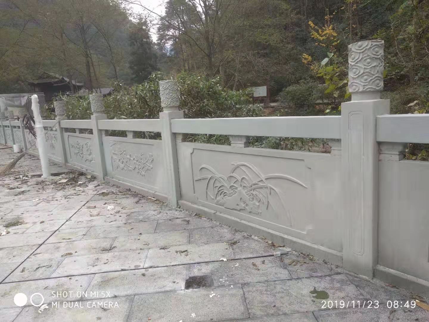 青石（绿砂岩）栏杆——张家界武陵园